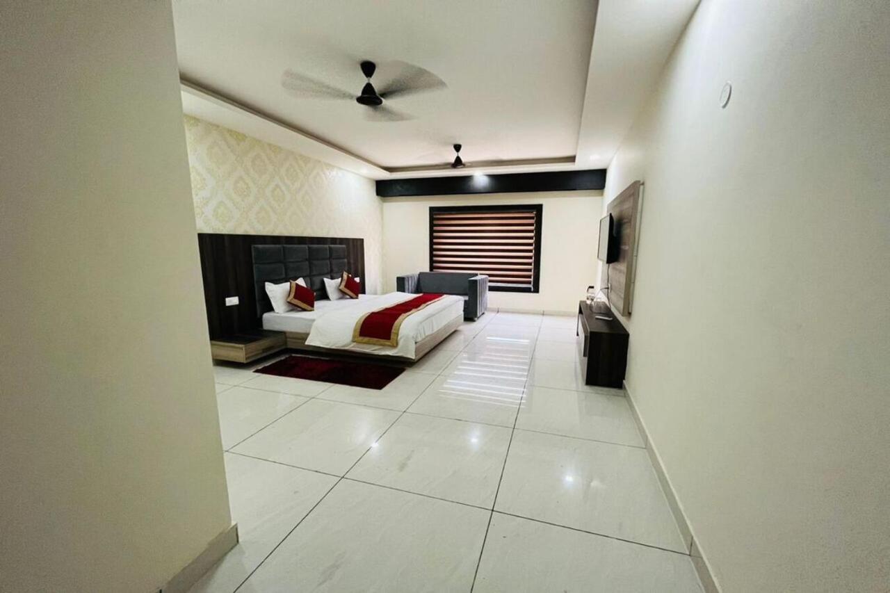 Hotel Blue Pine Haridwār Exterior foto