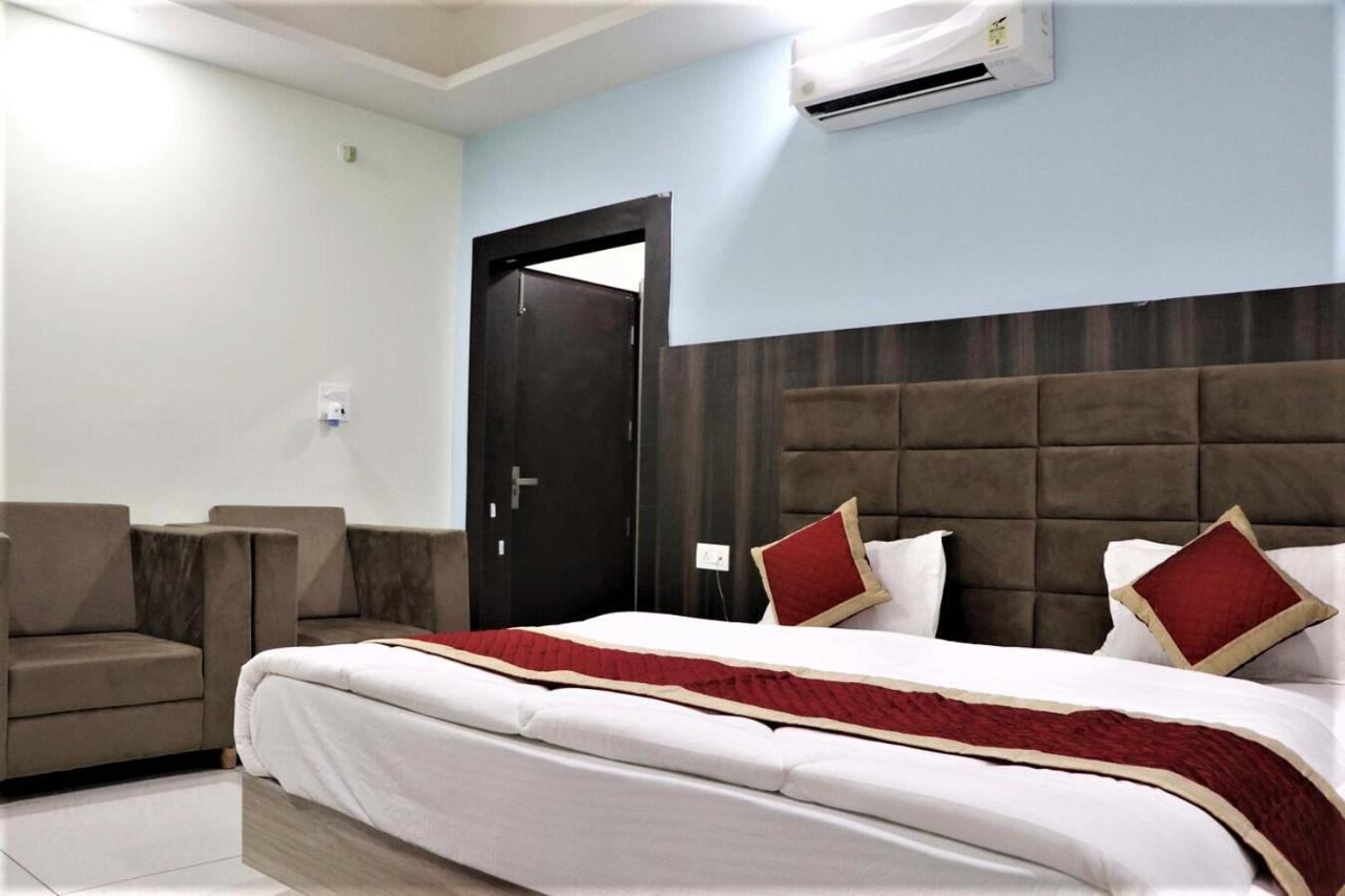 Hotel Blue Pine Haridwār Exterior foto