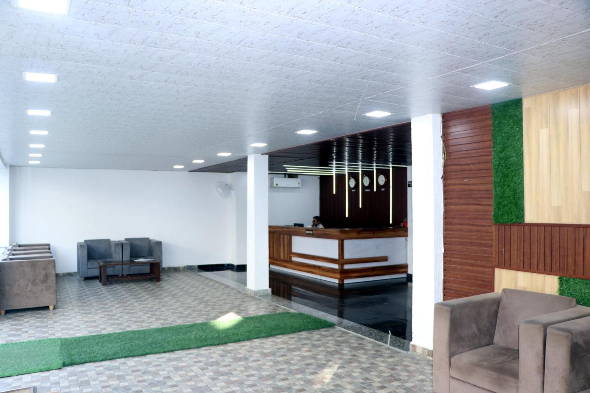 Hotel Blue Pine Haridwār Exterior foto